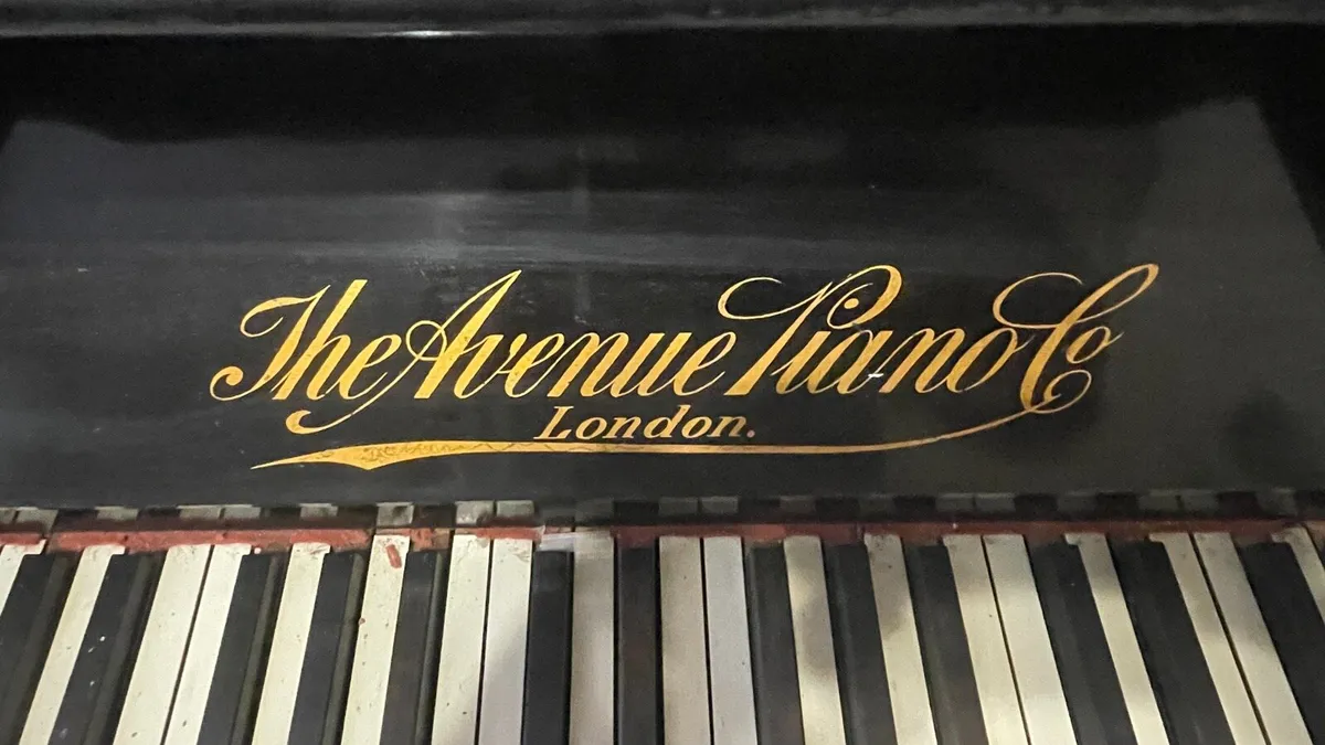 Piano - Image 1