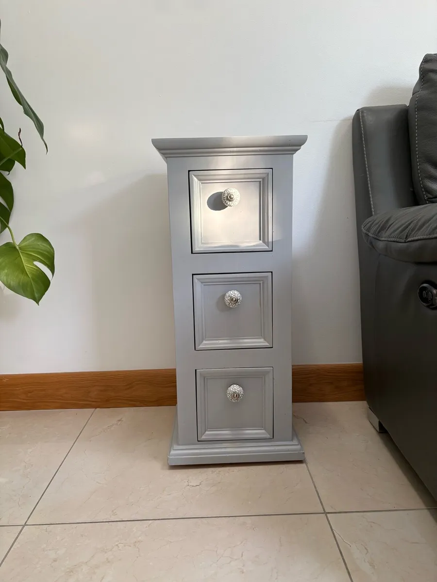 Side table - Image 1
