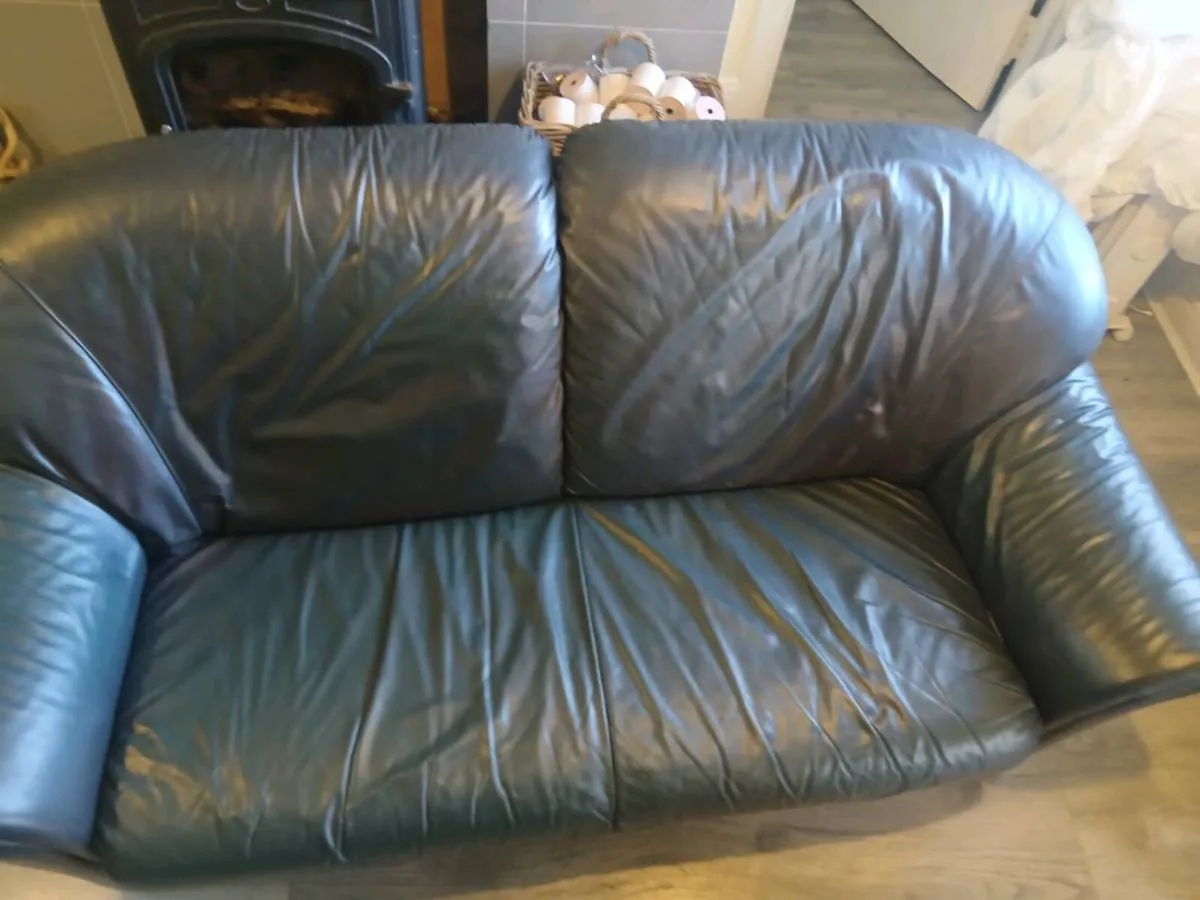 3 seater couch - Image 2