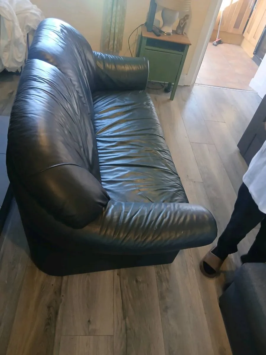 3 seater couch - Image 3