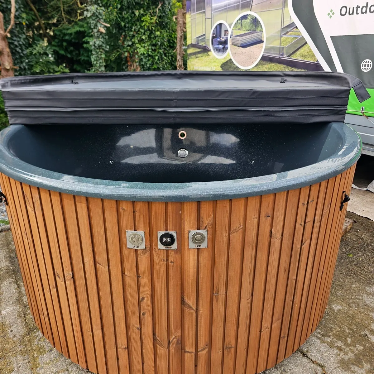 Classic Wood-Fired Hot Tub – Air Massage - Image 4