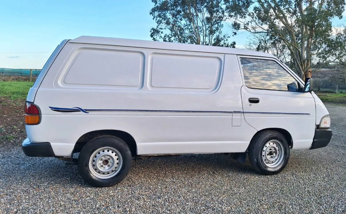 1993 LITEACE VAN 2.0 DIESEL - Image 3