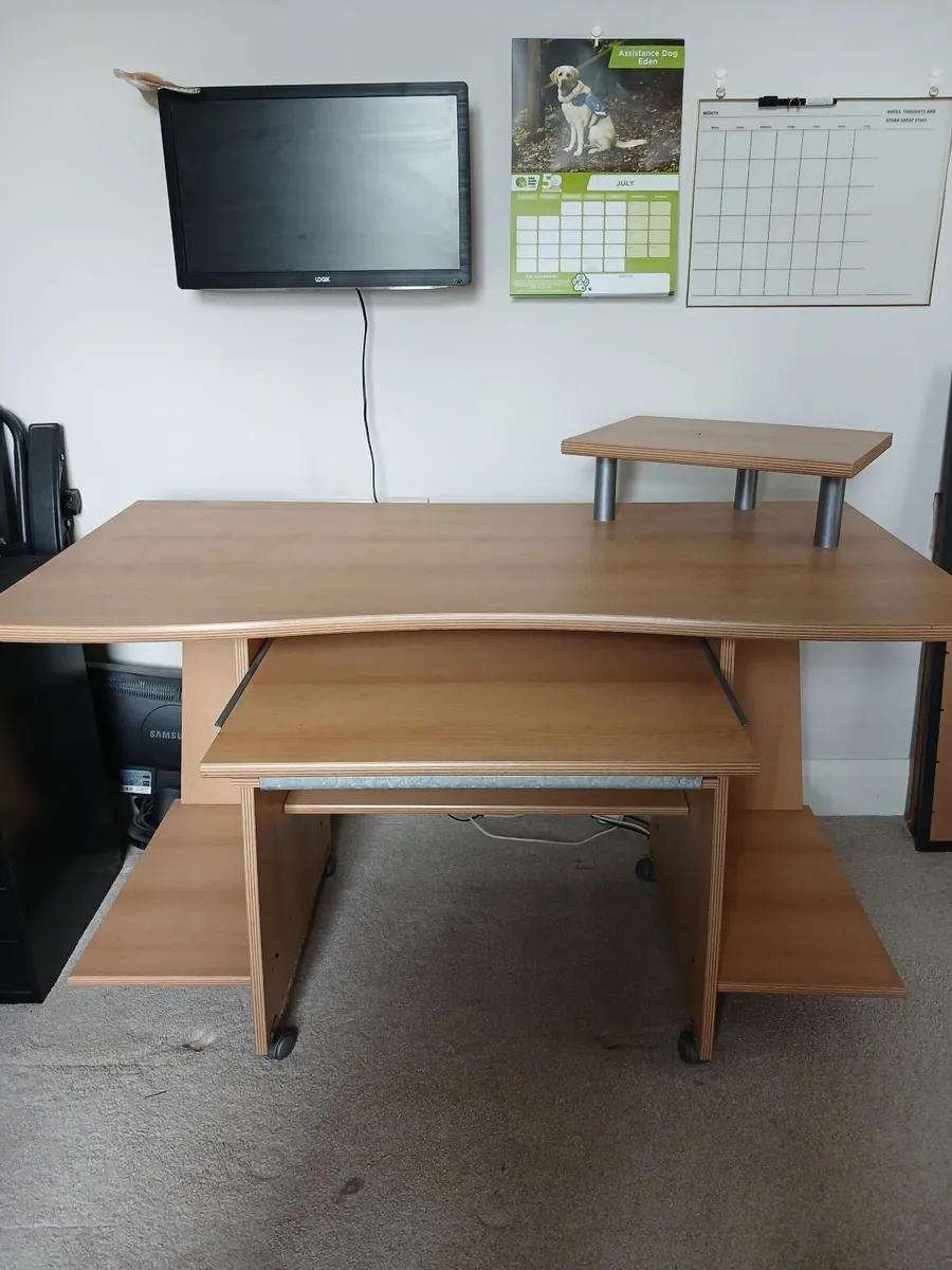 Computer Desk - Image 1