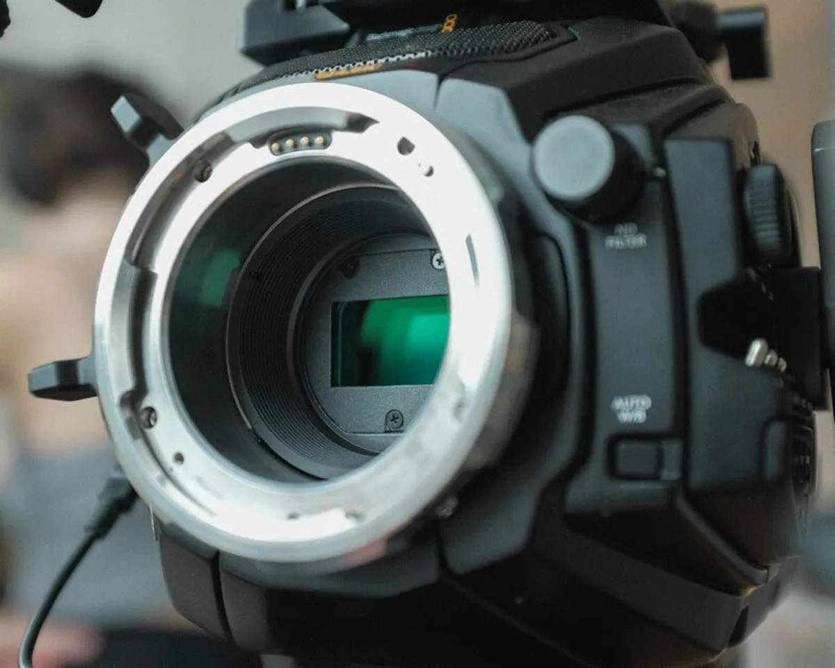 Blackmagic Ursa Mini Pro 4.6k G2 & Accessories - Image 4