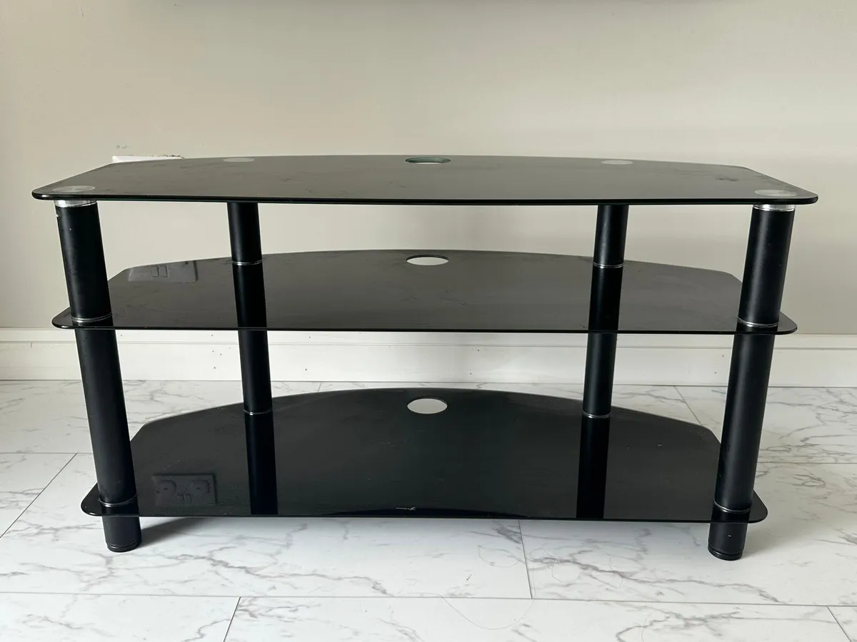 TV stand - Image 1