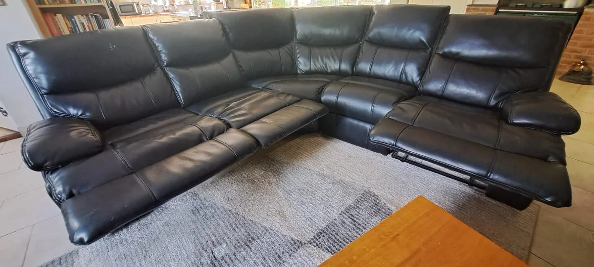 5 seater couch - Image 2