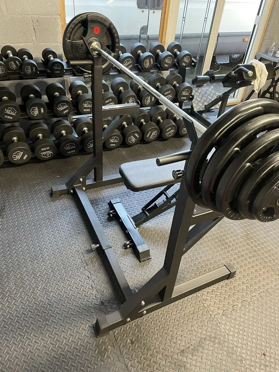 Weight rack with Barbell and Bench - Image 4