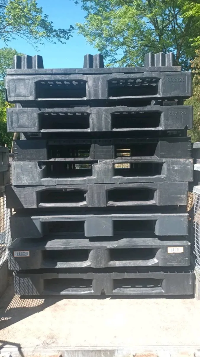 Plastic Pallets - Image 1