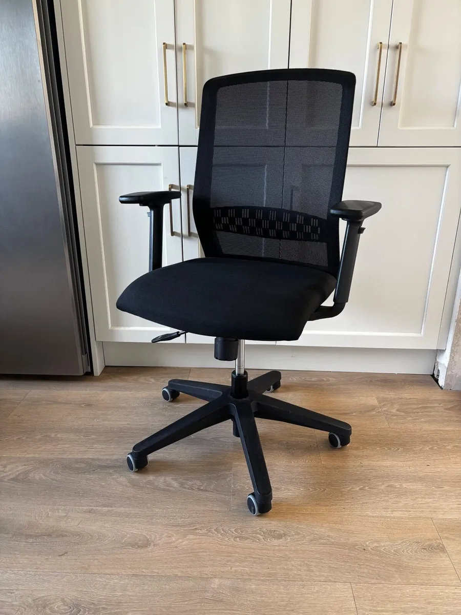 KOS ErgoX2 Ergonomic Office Chair - Image 1