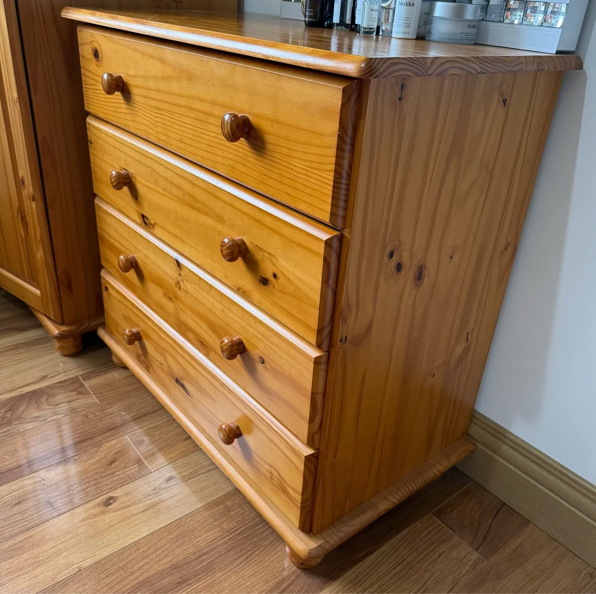 Bedroom chest of drawers - Image 2