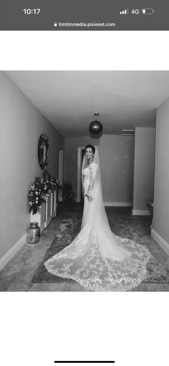 Wedding dress - Image 2
