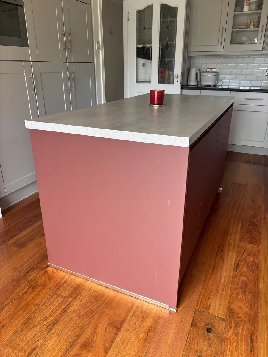 Evoke kitchen Island - Red Rust Matte - Image 3
