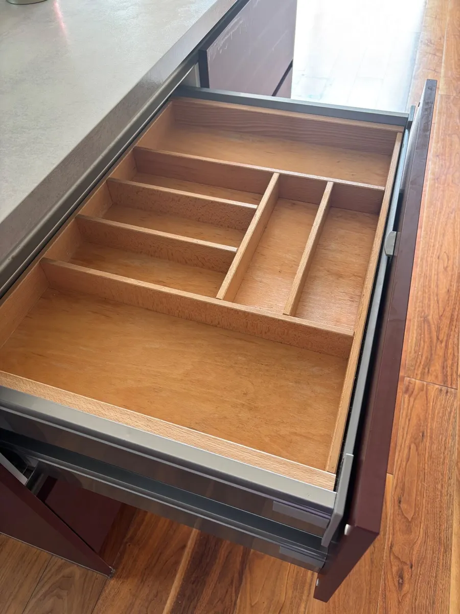 Evoke kitchen Island - Red Rust Matte - Image 4