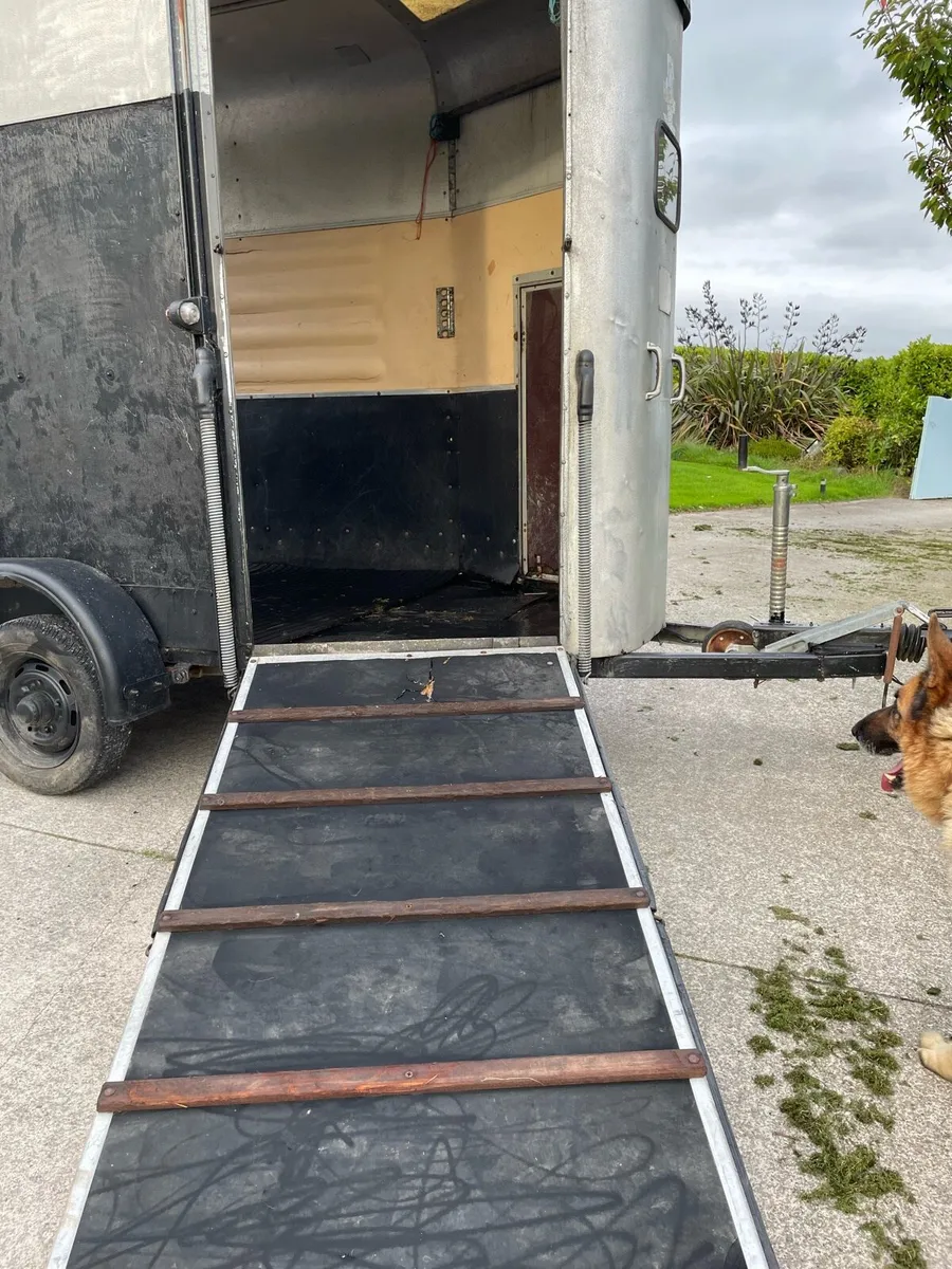 Horse box - Image 3
