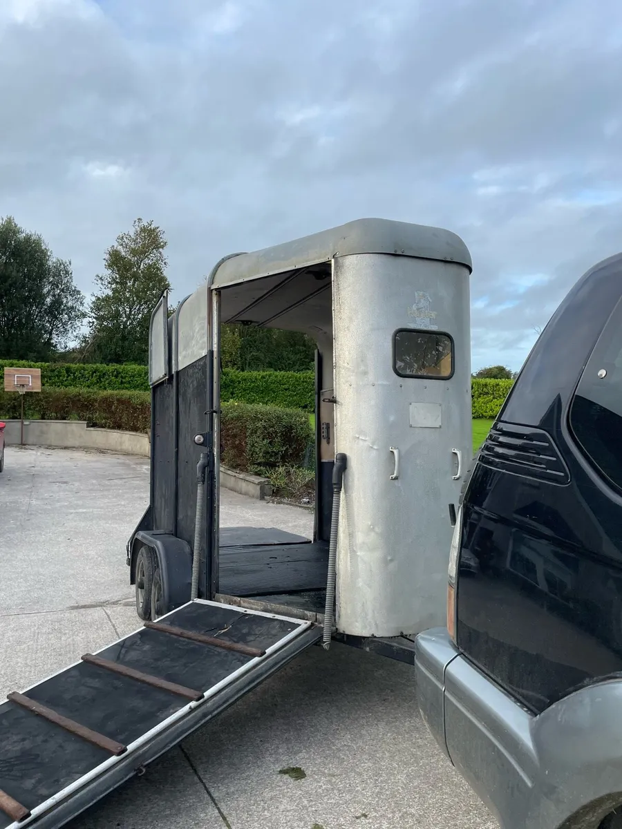 Horse box - Image 2
