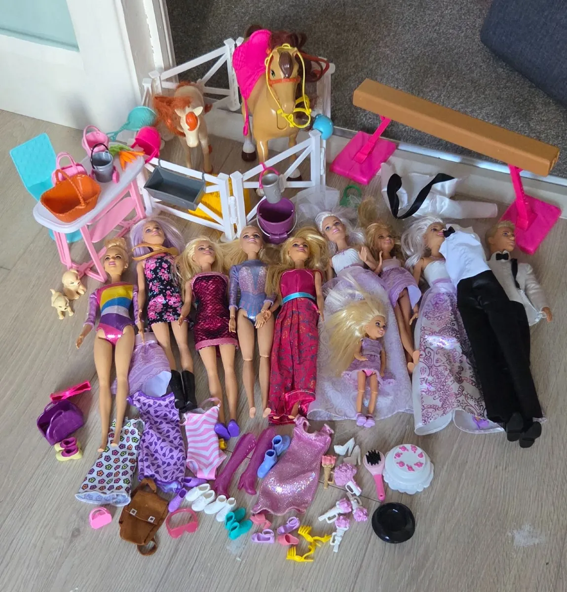 Barbie campervan, boats, aeroplane and accessories - Image 1