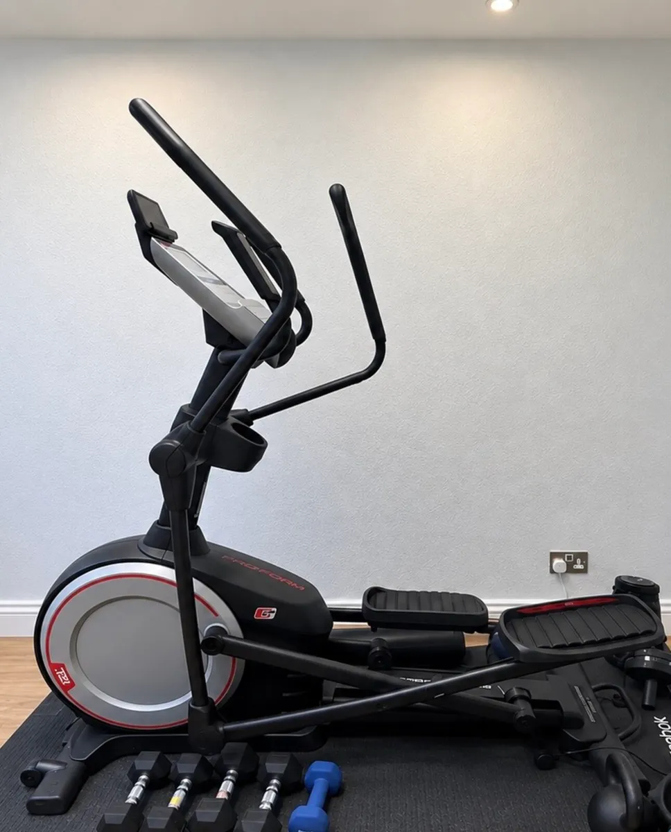 ProForm Endurance 720 E Elliptical Cross Trainer - Image 2
