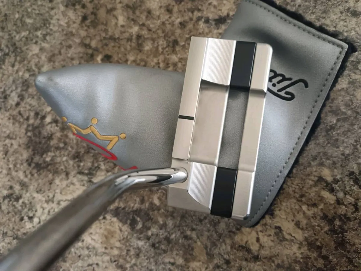 Scotty Cameron Fastback Putter. Like New. - Image 4