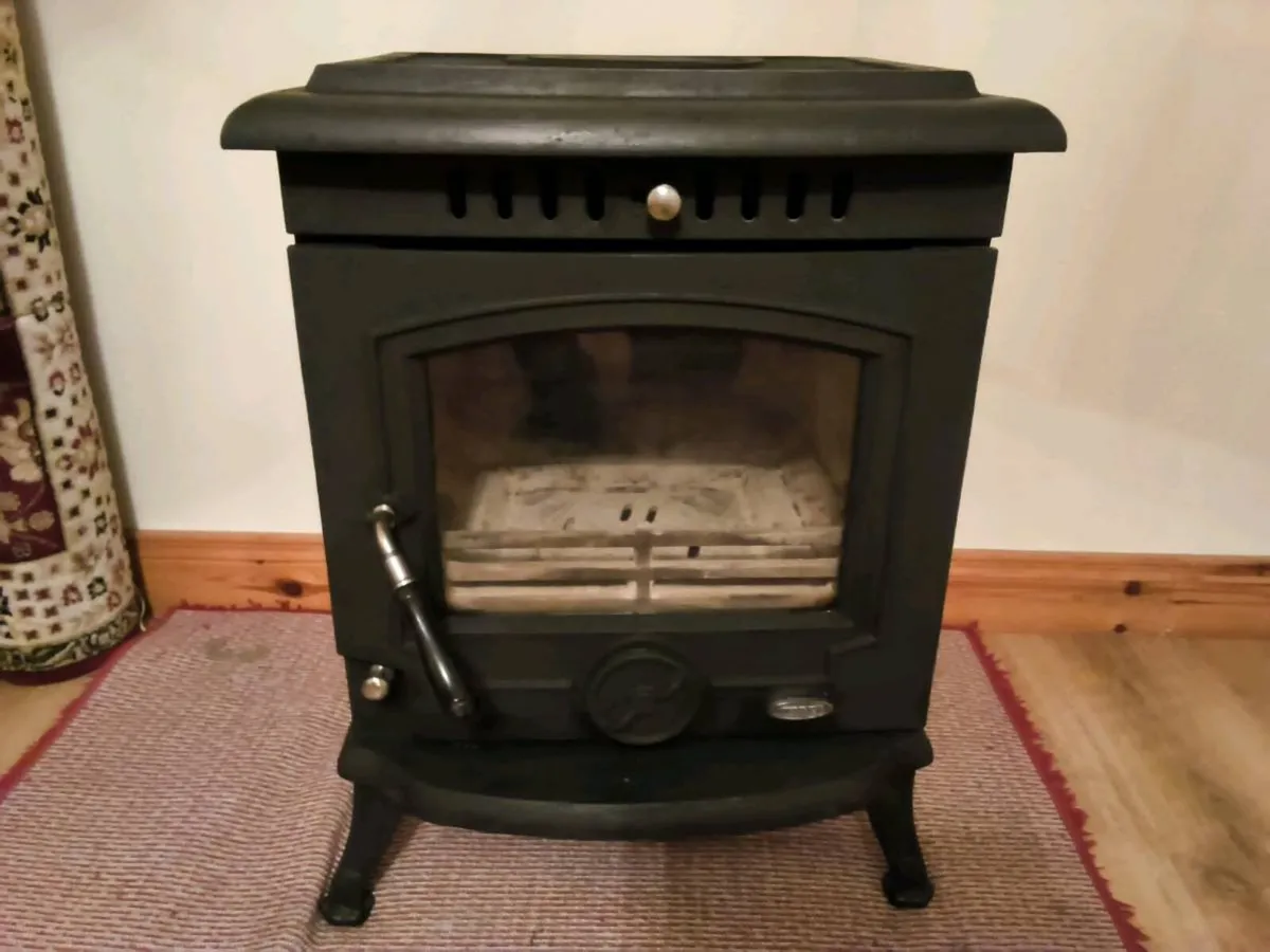 Henley 8kw Solid Fuel Stove - Image 1