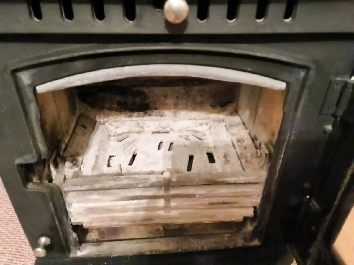 Henley 8kw Solid Fuel Stove - Image 2