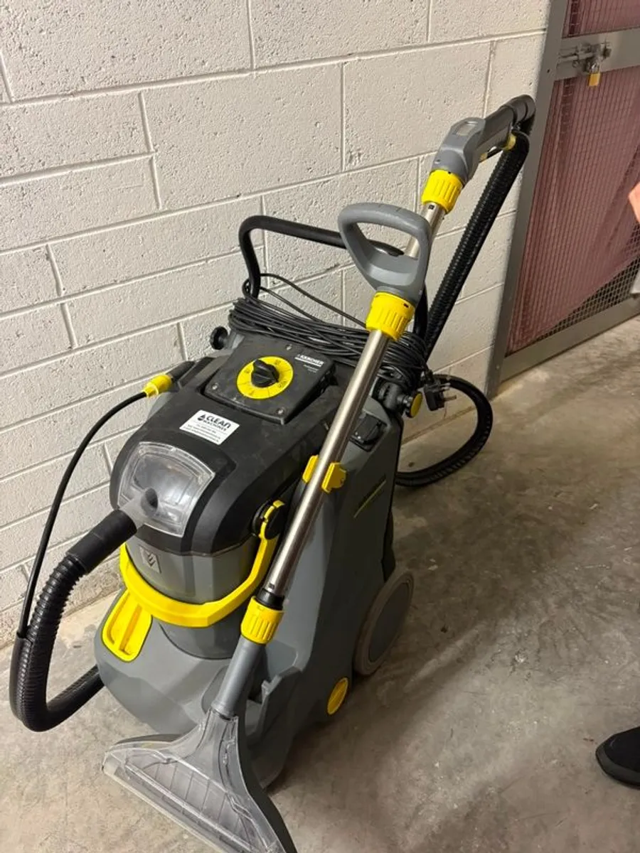 Karcher Carpet Cleaner - Image 1