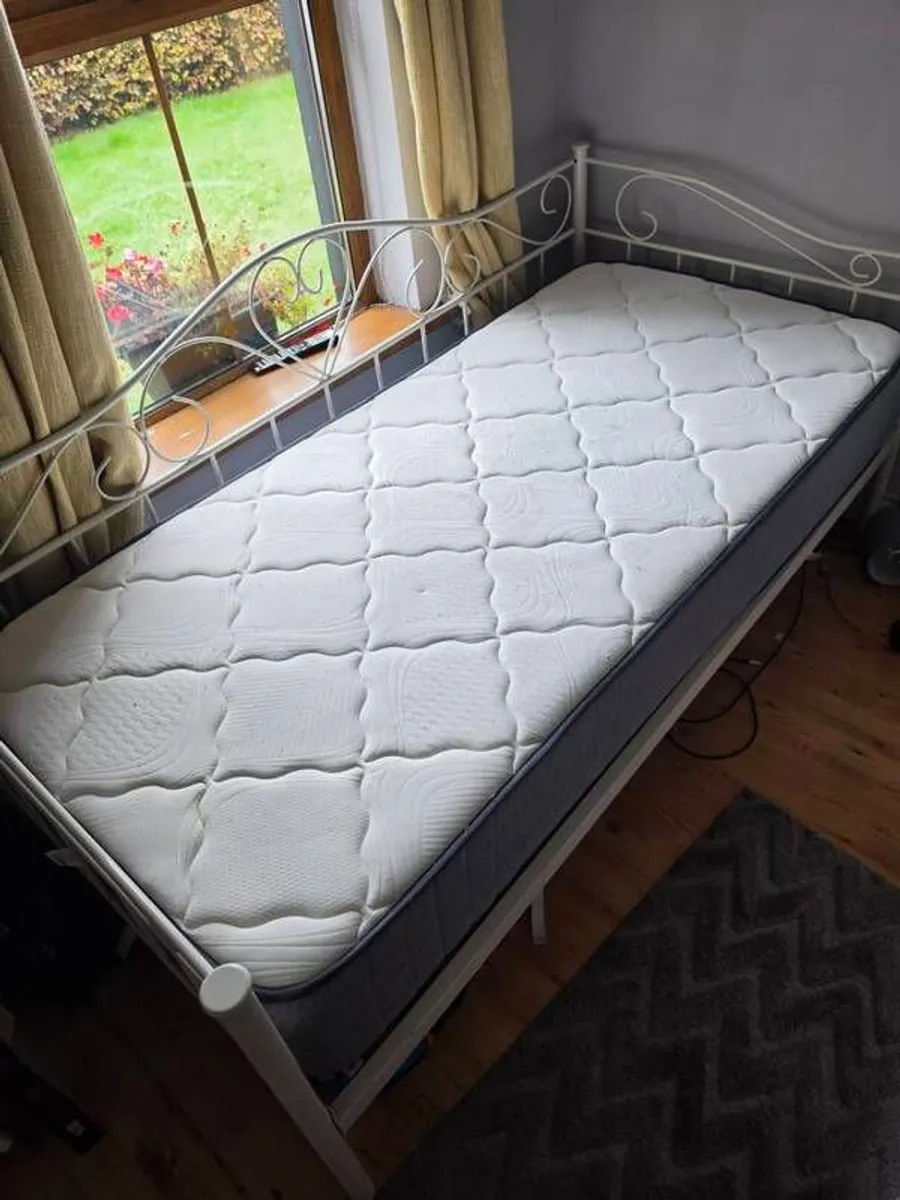Day bed - Image 4