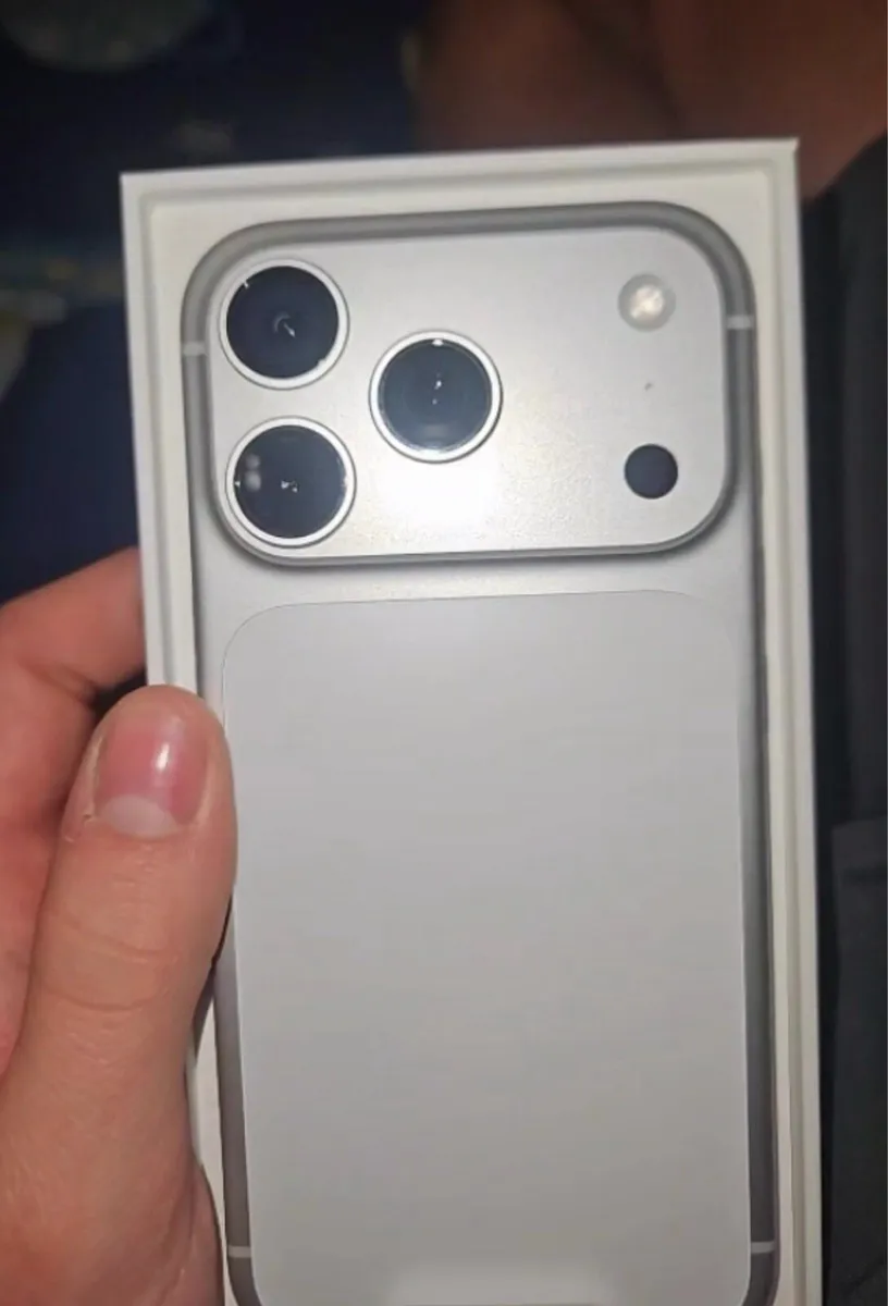 17 pro - Image 2