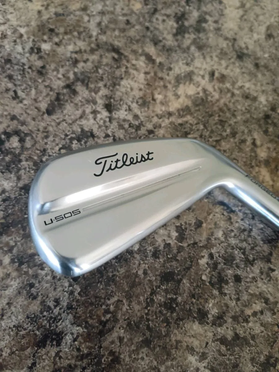 Titleist U505 4G 2 Iron. Like New. - Image 1