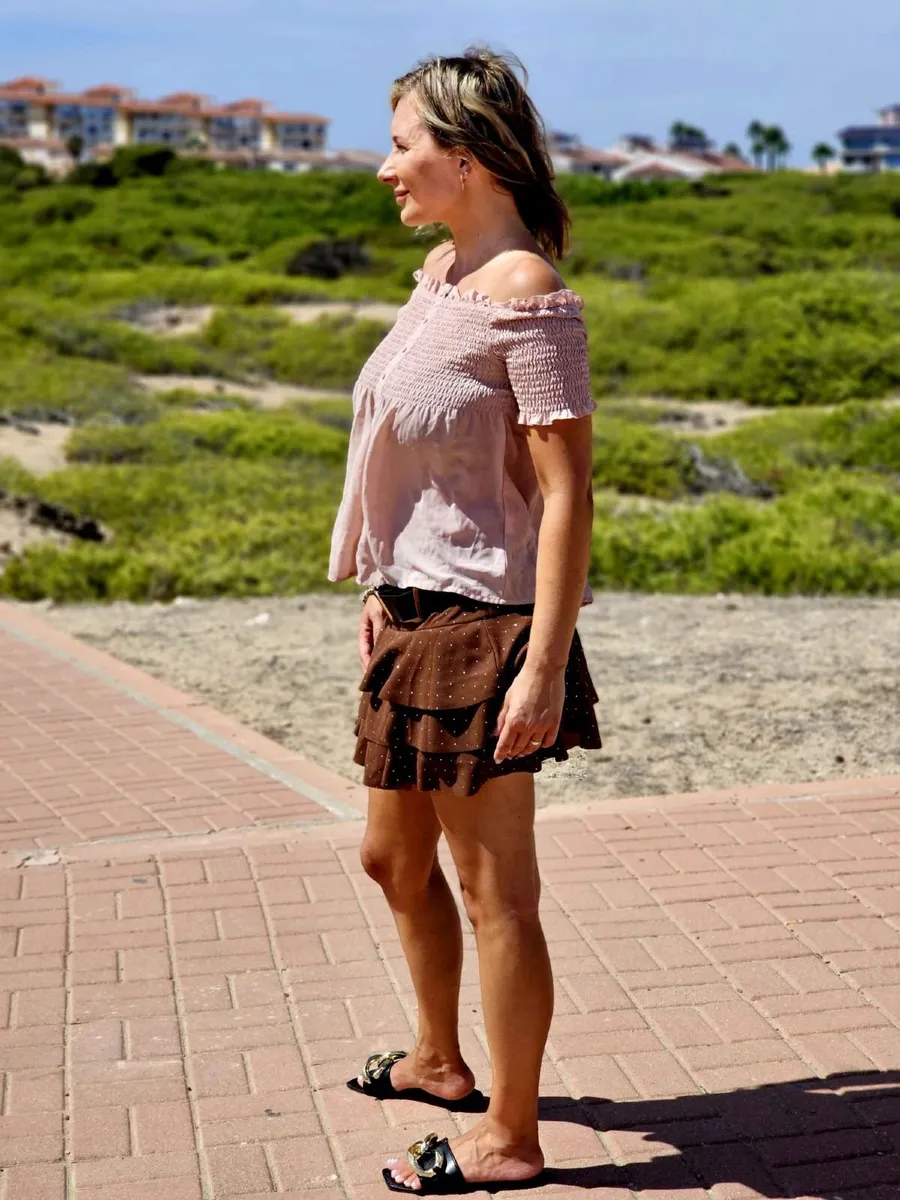 Top blouse -shoulder off - Image 1