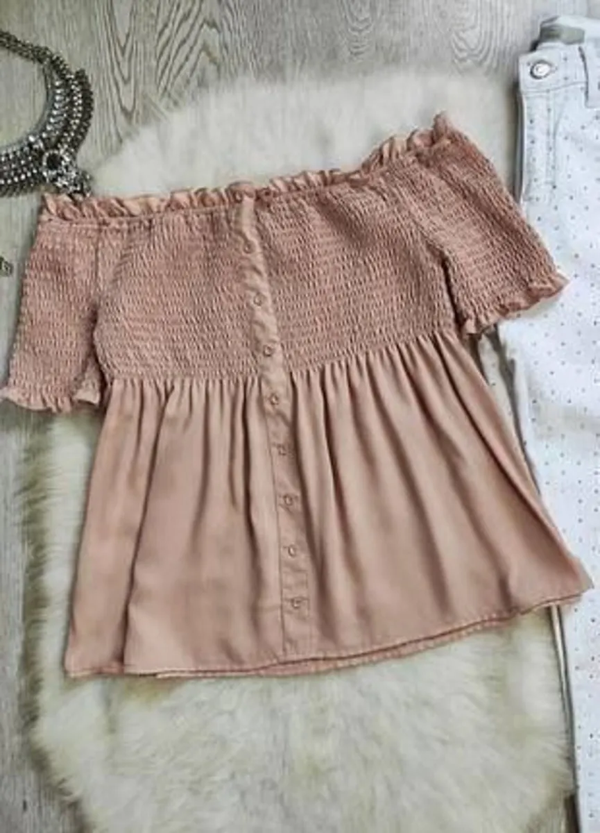 Top blouse -shoulder off - Image 4