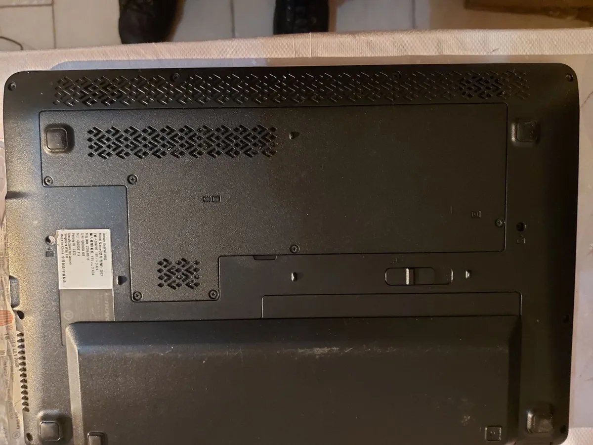 Lenovo Ideapad U350 Laptop, 4GB Ram, 230GB SSD Win - Image 4