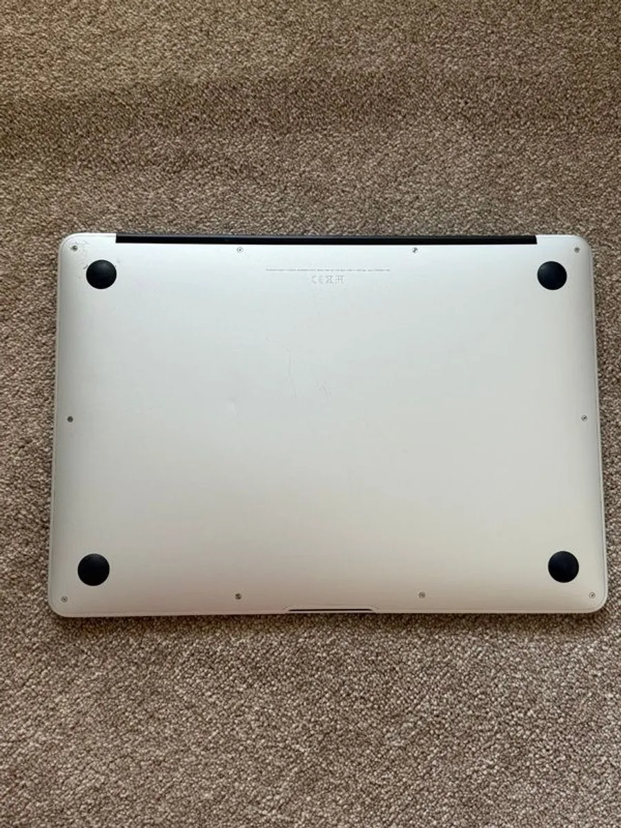 MacBook Air (2017) - Image 3