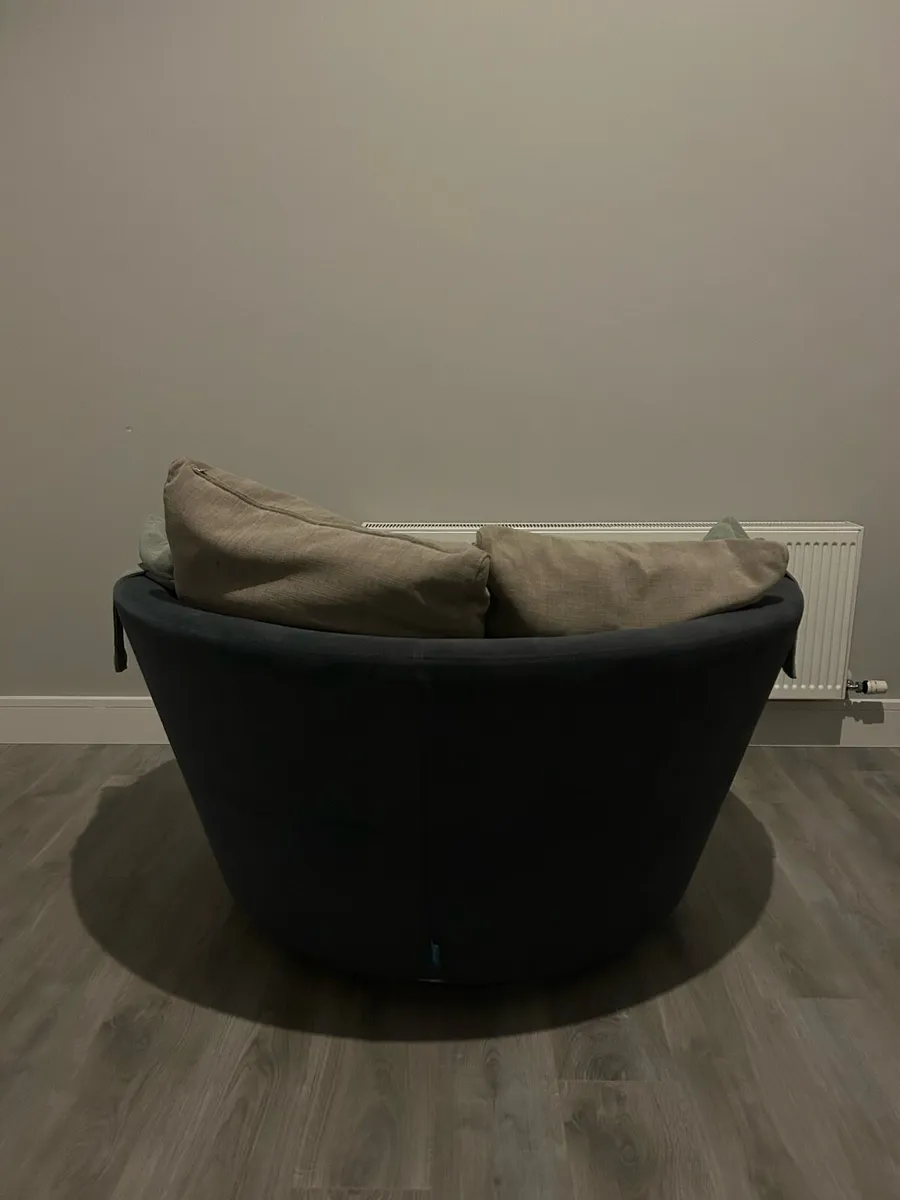 Fama MyNest Large Swivel Chair - Image 2