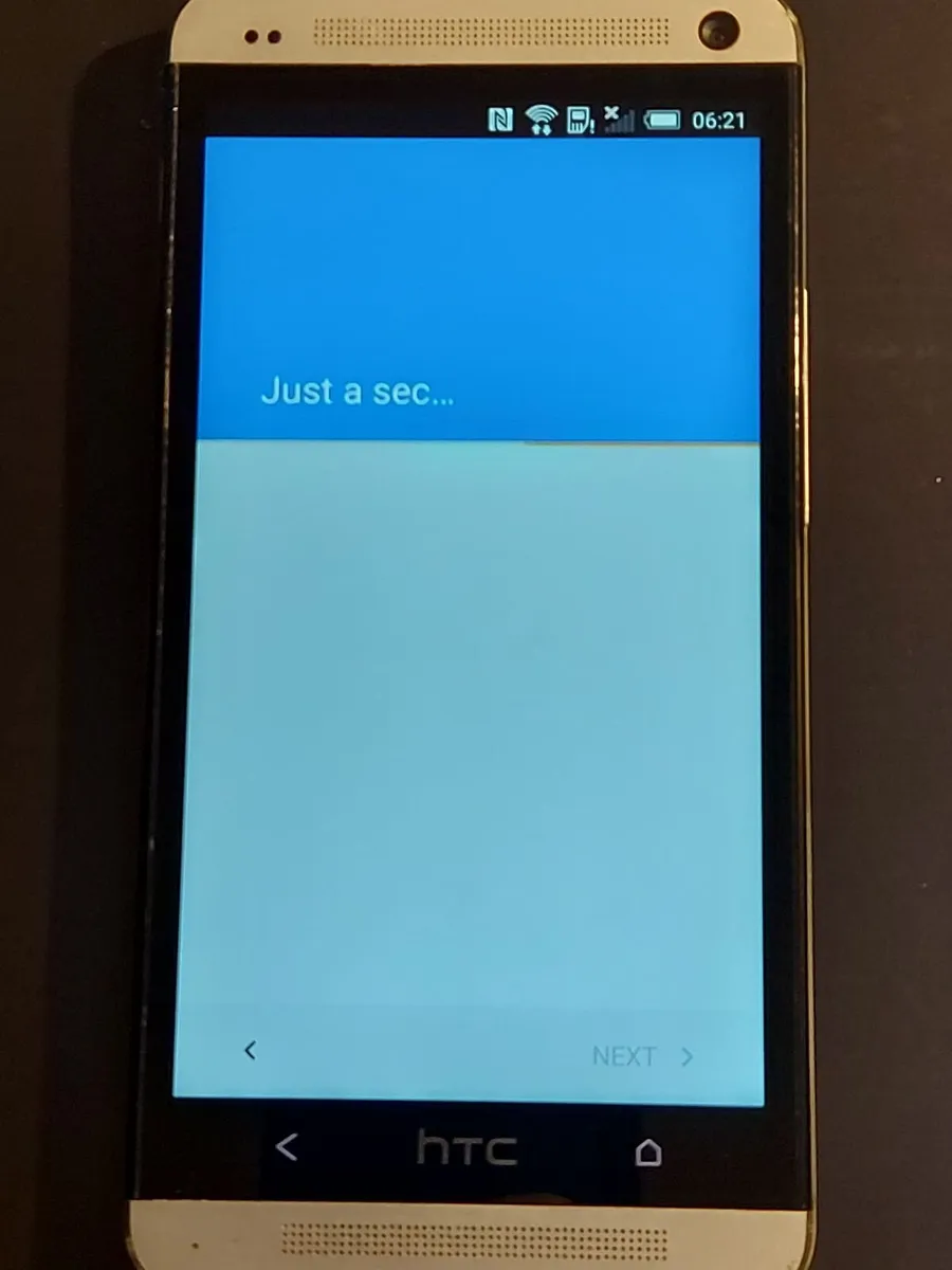 HTC ONE, 32GB, 3 Network, excellent condition - Image 3