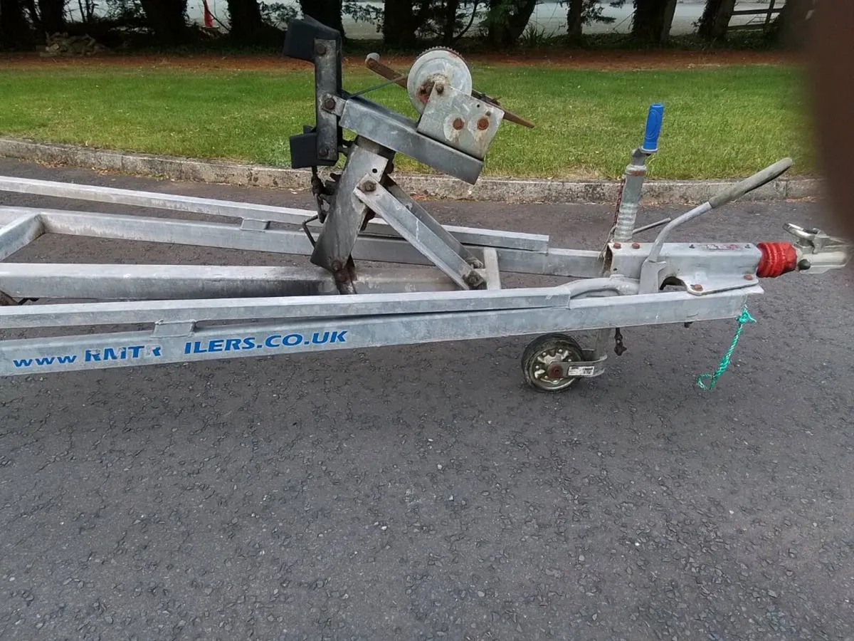 Roller coaster boat trailer - Image 3