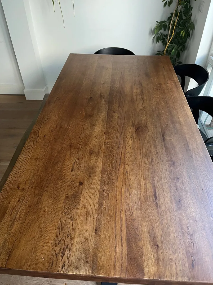 Dining table and seating - Image 4