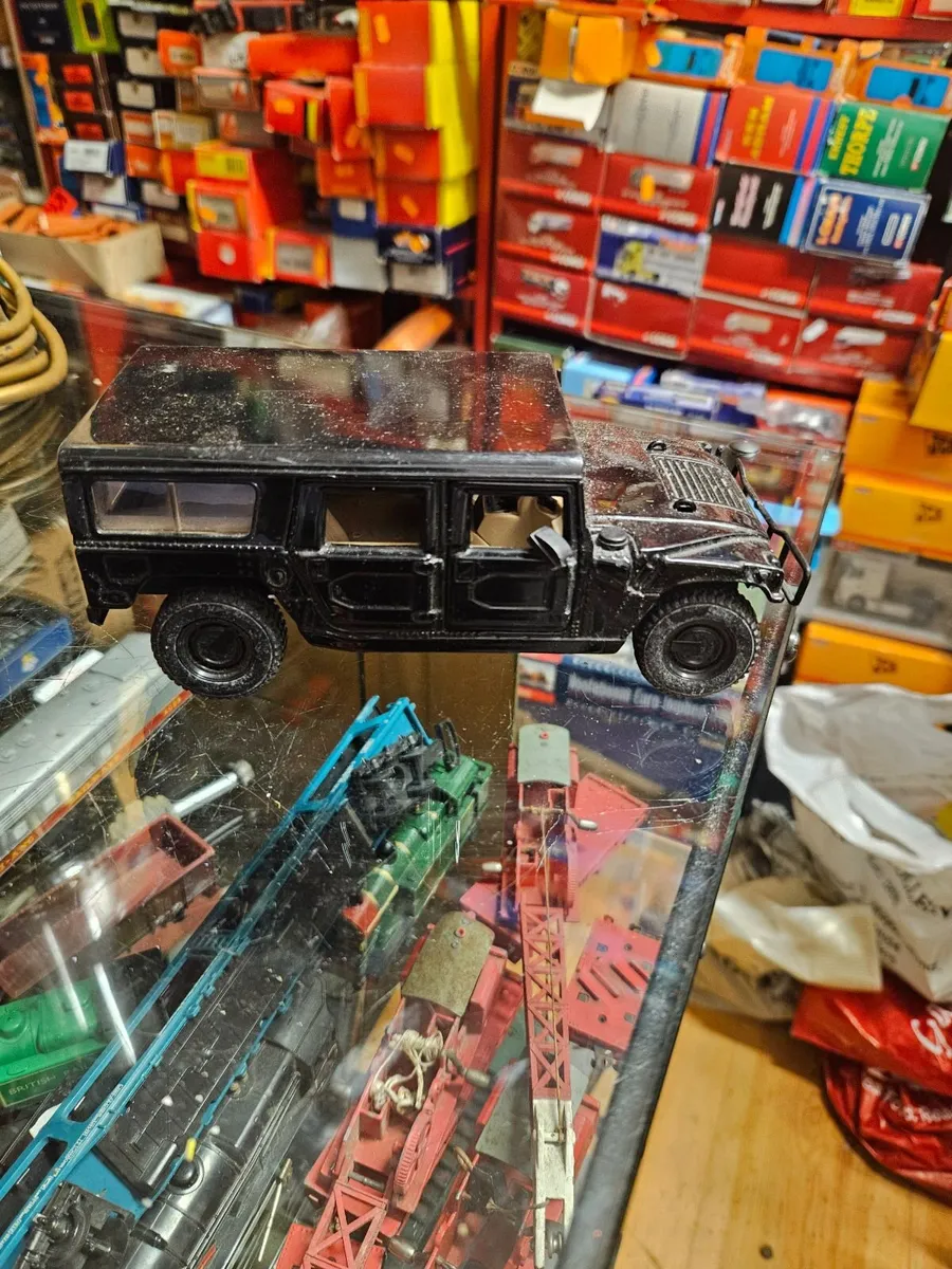 Corgi Maisto Hummer 1.24 - Image 1