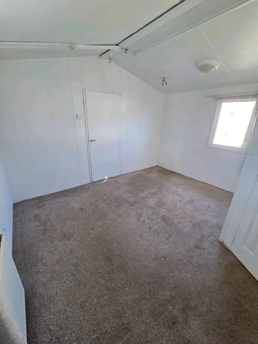 Willerby Mobile Home 2 Bed - Image 2