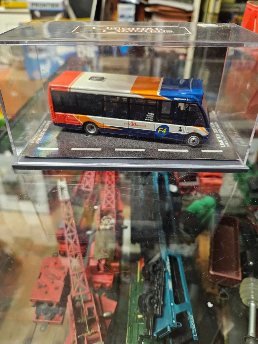 Corgi Bus - Image 4
