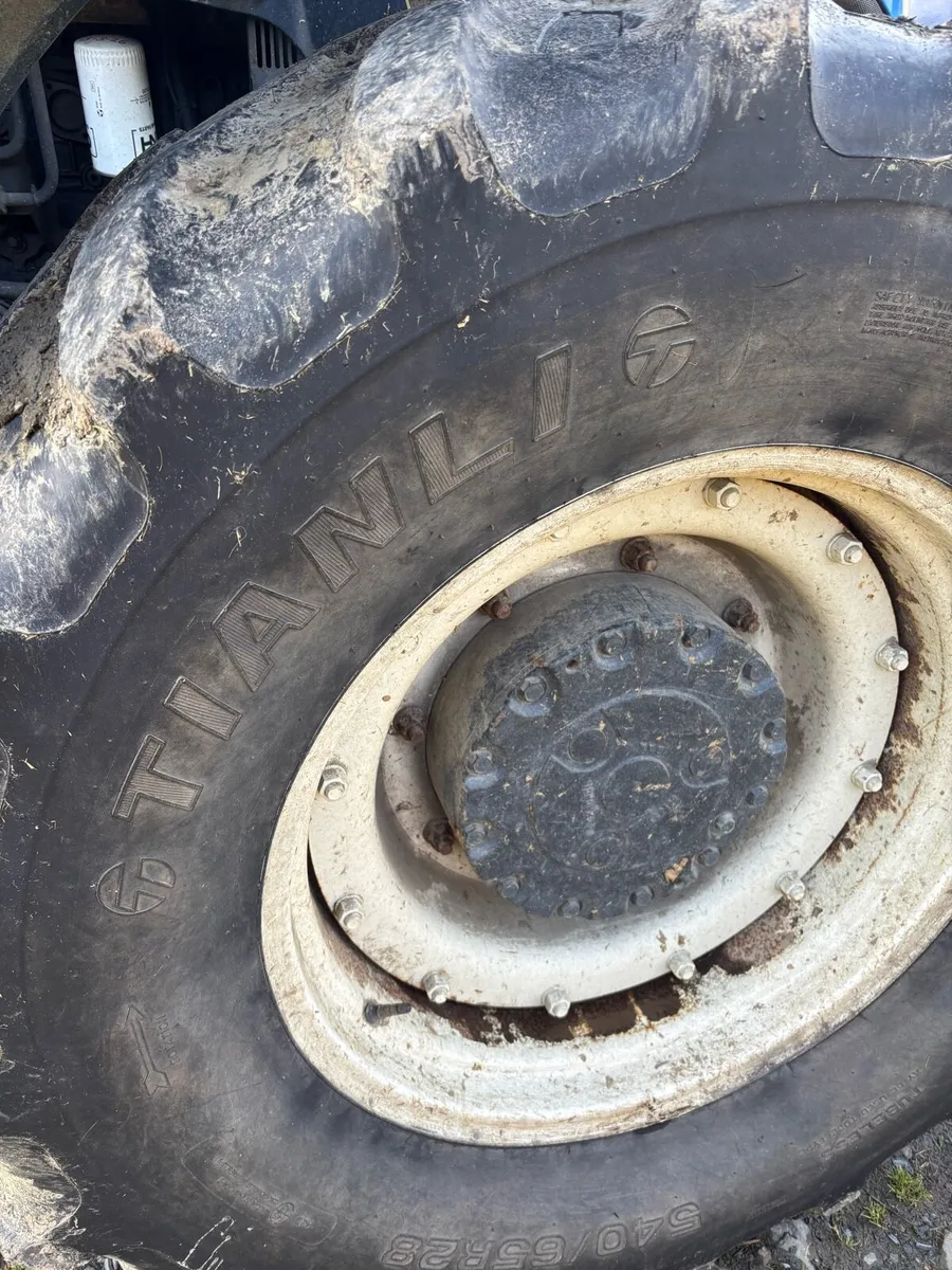 Tractor tyres - Image 1