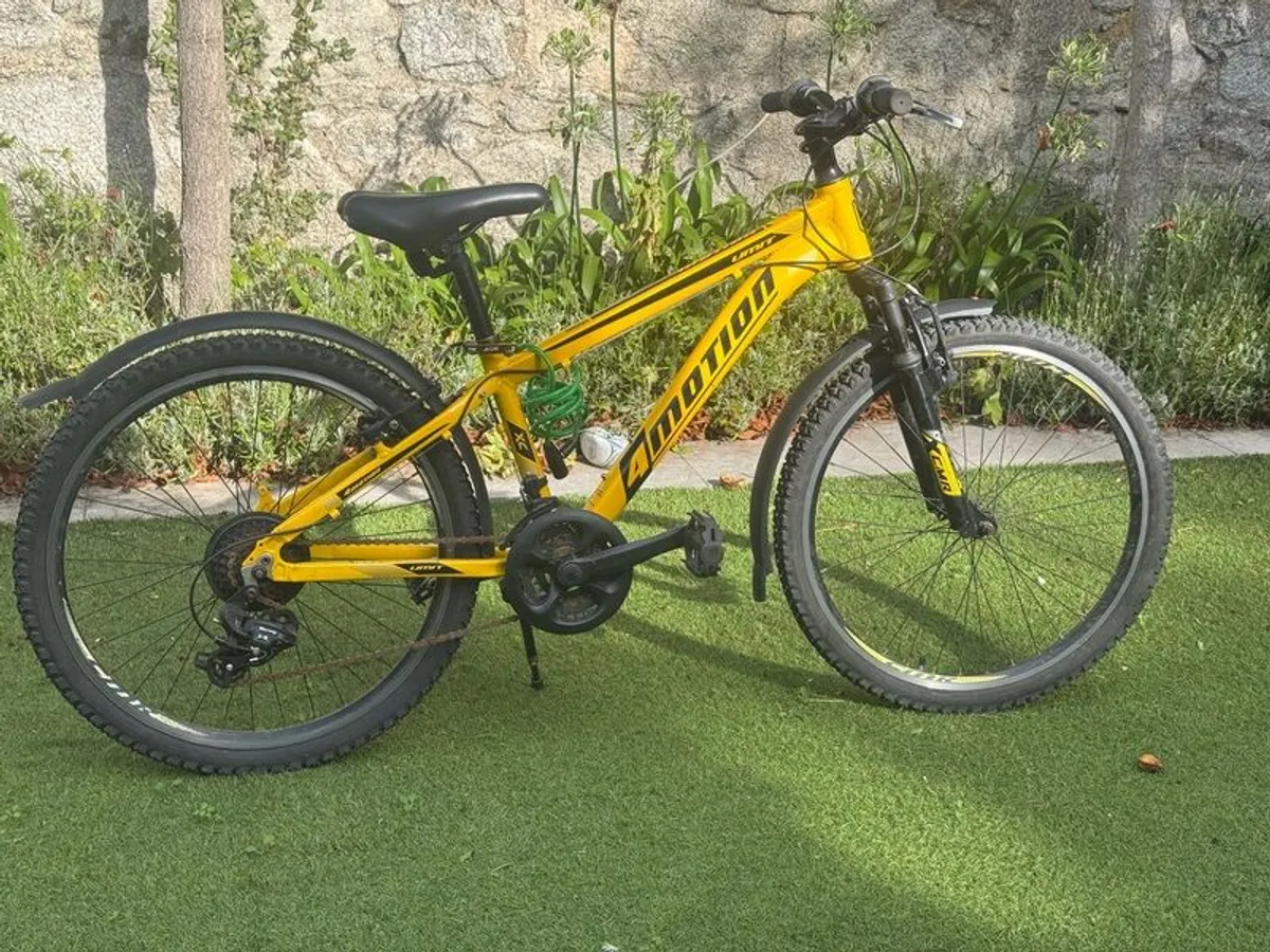 Boys bicycle - Image 1