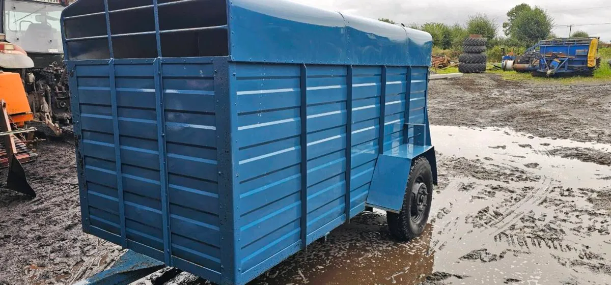 Cattle trailer - Image 1
