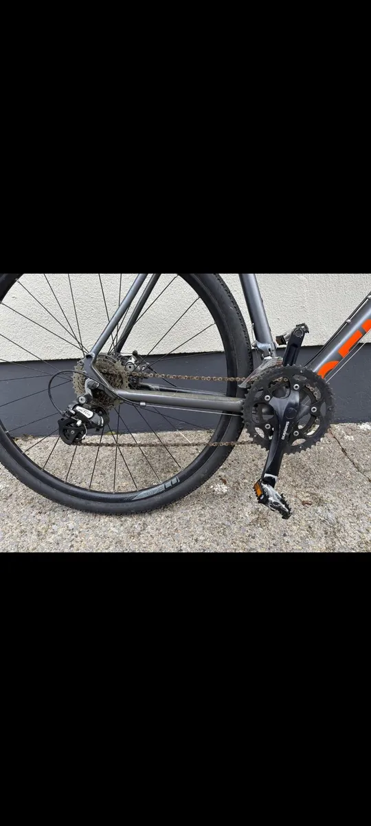 Genesis CDA10 gravel bike - Image 3