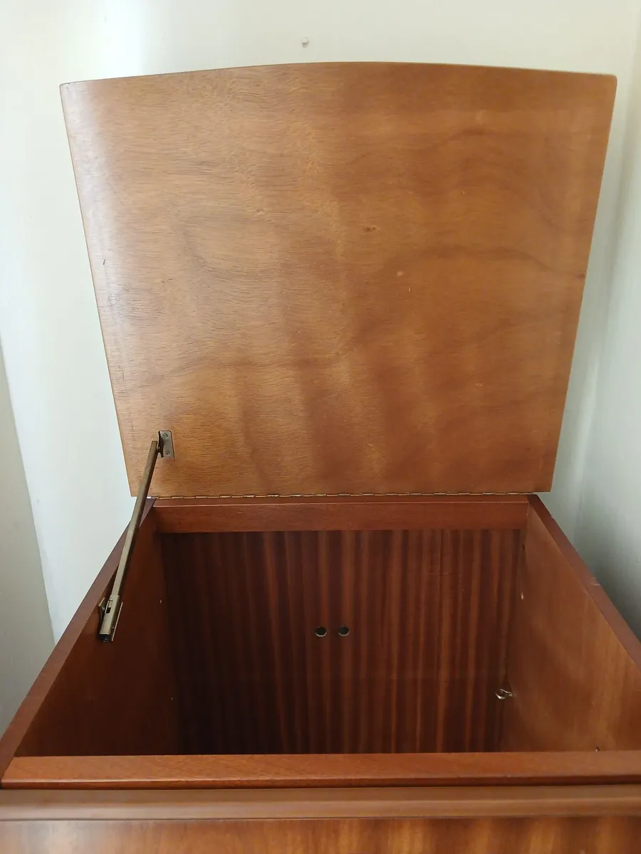 Drinks and music cabinet - Image 2