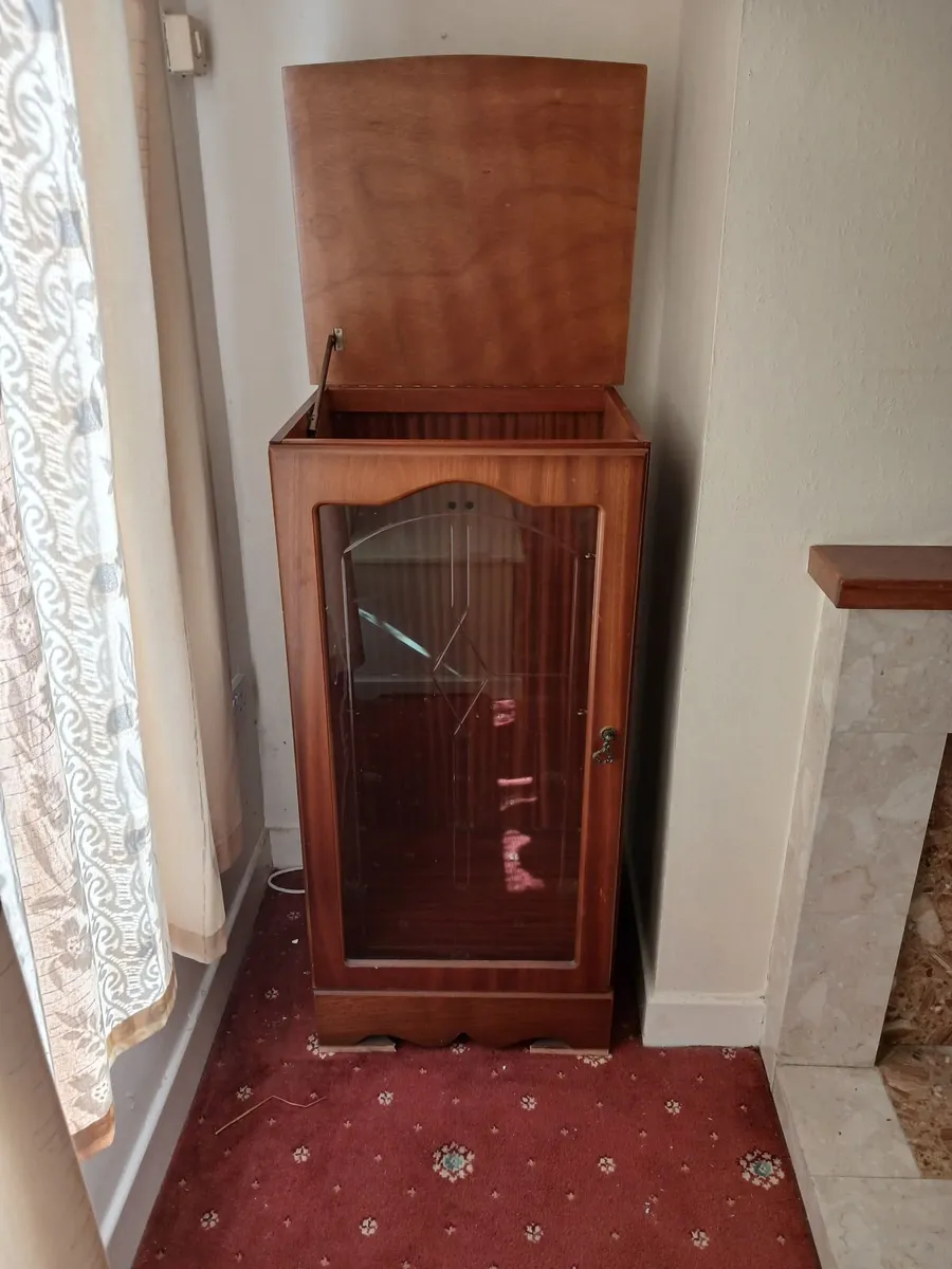 Drinks and music cabinet - Image 1