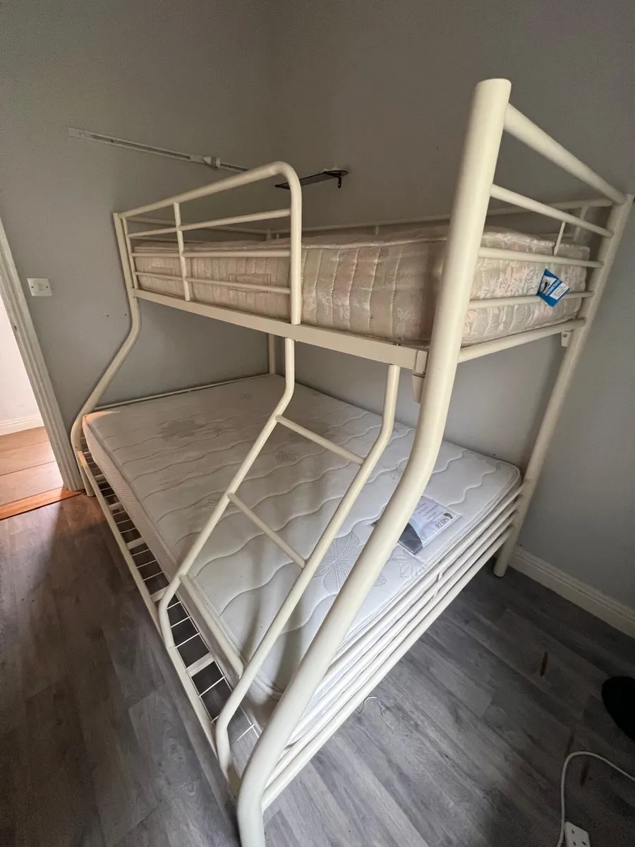 Bunk beds - Image 1