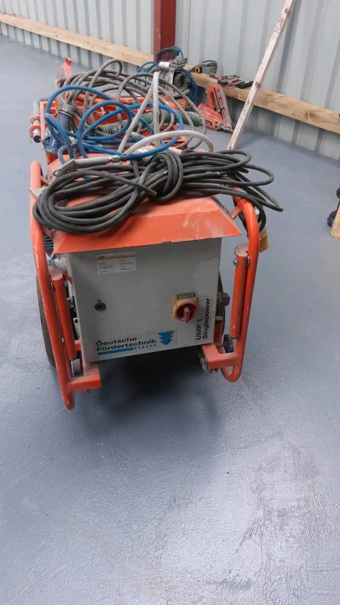 Spray plastering machine - Image 1