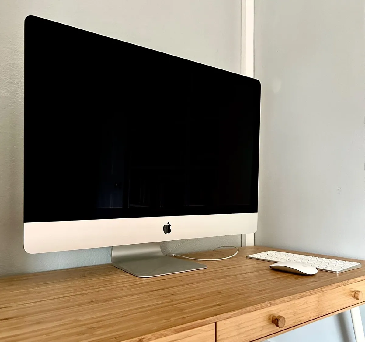 Apple iMac Retina 5k 27inch 2020 - Image 1