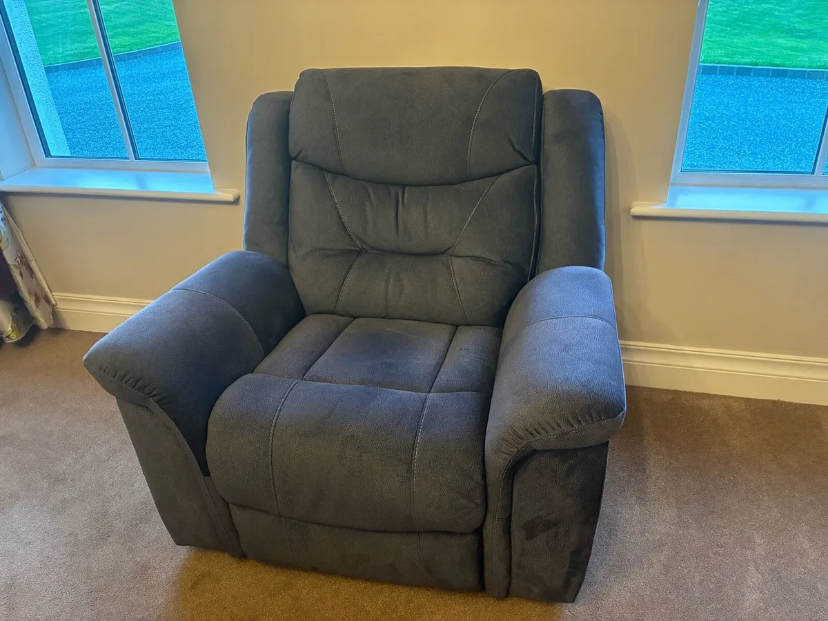 3-1-1 reclining sofa - Image 2
