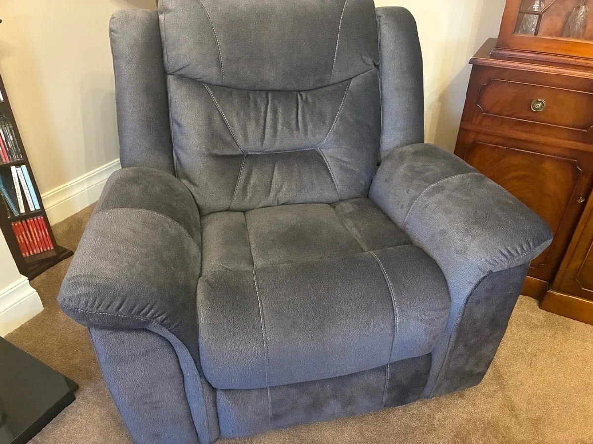 3-1-1 reclining sofa - Image 3